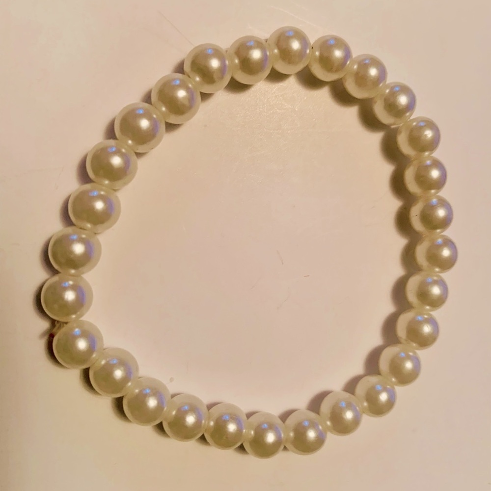 Elegant Pearl beaded Bracelet🤍🤍🤍